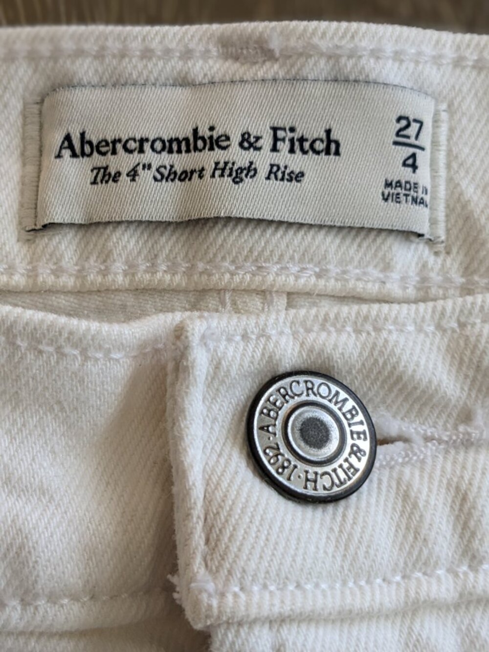 Abercrombie & Fitch The 4" Short High Rise White Jean Cut Off Shorts, Size 4, 27 - Picture 2 of 8